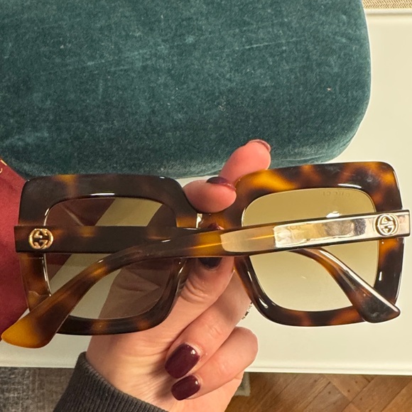 Gucci Brown Tortoise Sunglasses - Picture 5 of 11